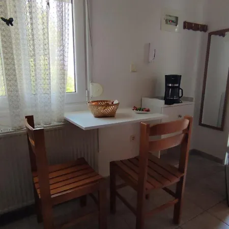 Katerina Rooms1 *